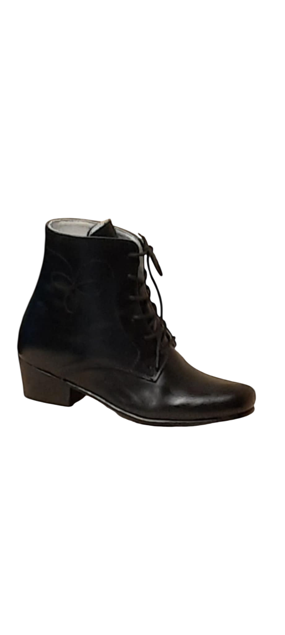 Naiste nahksaapad - saapad rahvariiete juurde